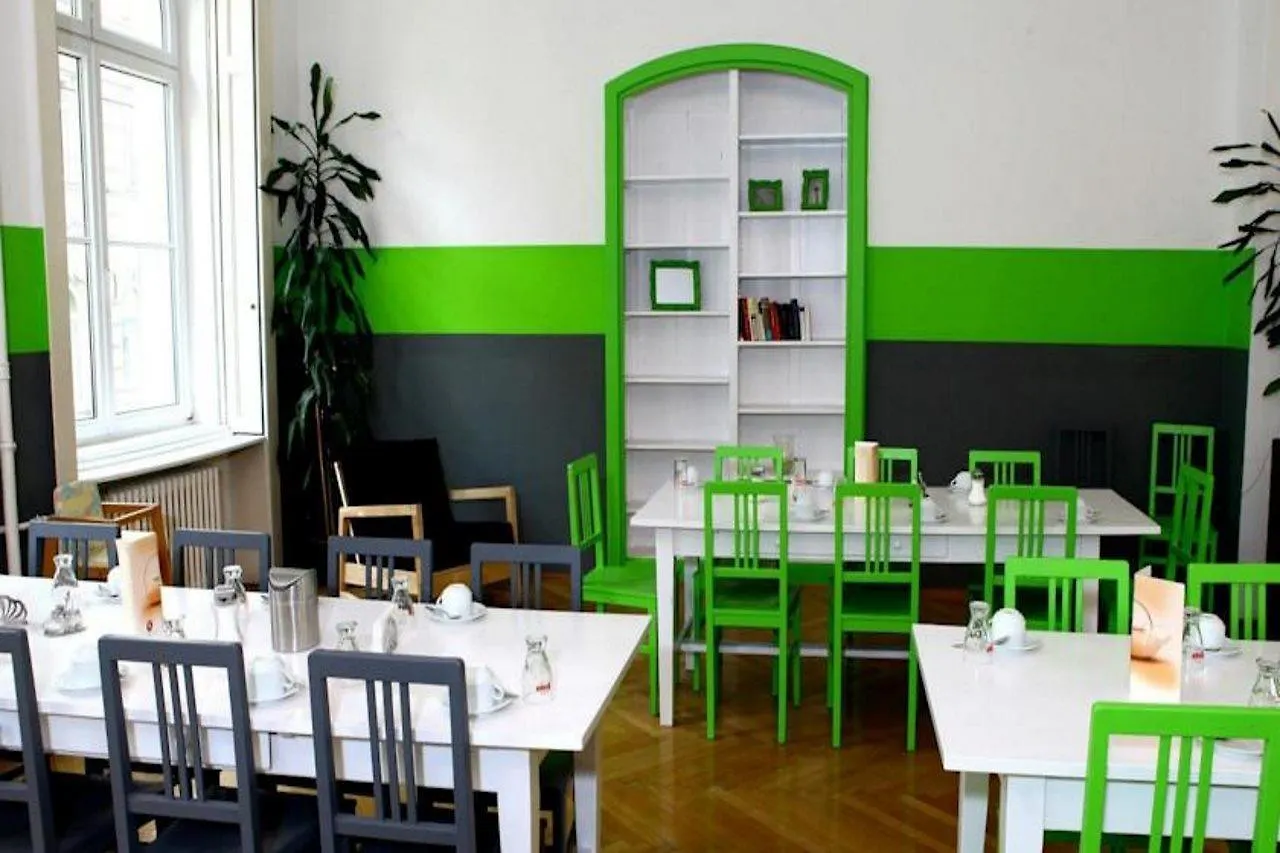 Hostel & Guesthouse Kaiser 23 Vienna Austria